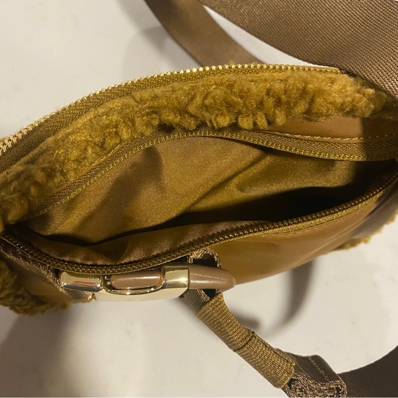 NWOT Lululemon Athletica Brown Everywhere Beltbag - Picture 4 of 7